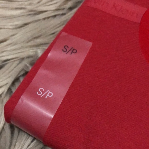 NWT-Mens Calvin Klein Short Sleeve T-Cotton-Sz S-Red - Picture 3 of 11